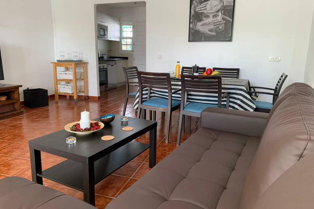 Apartamento Bastian Casas Verdes Costa Teguise Esterno foto